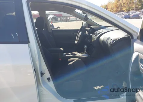 2015 Nissan Rogue Select S z USA, uszkodzony, nr VIN JN8AS5MT4FW674341